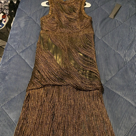 Gold & black - Picture 1 of 2